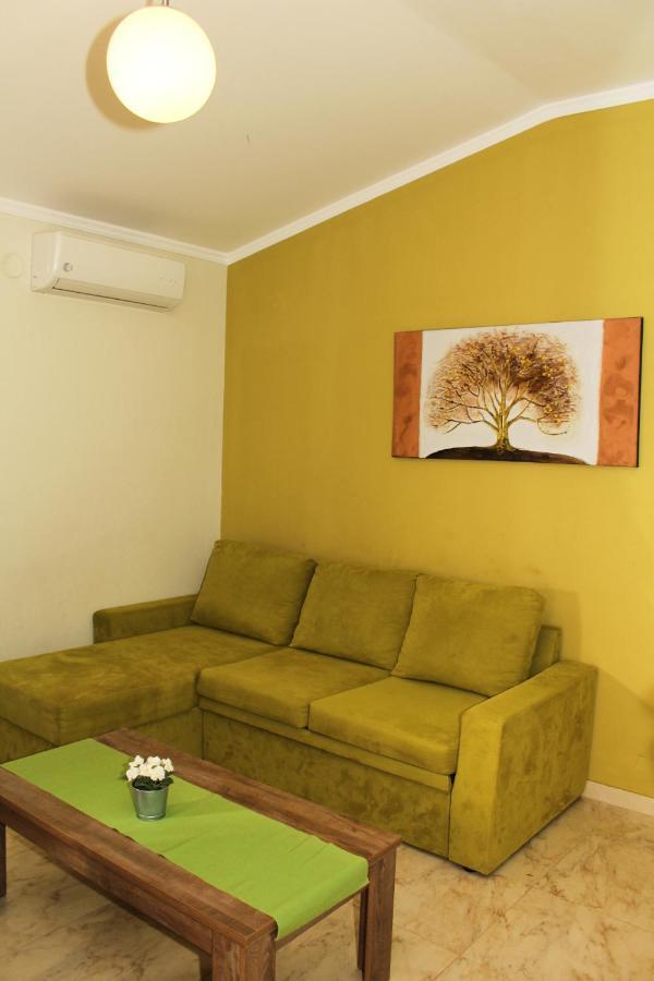 Elia Beach Modern Suites فلوغيتا المظهر الخارجي الصورة