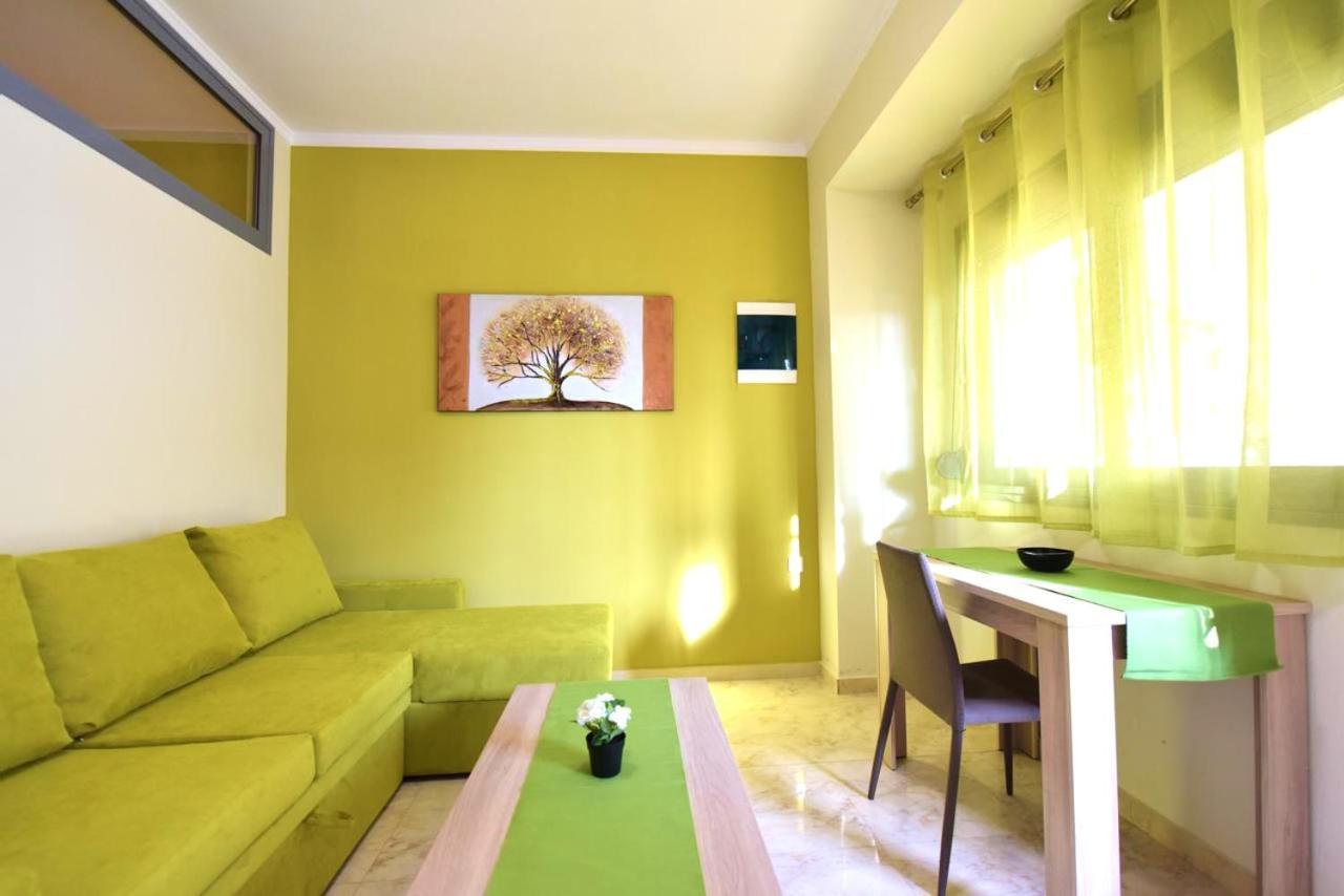 Elia Beach Modern Suites فلوغيتا المظهر الخارجي الصورة