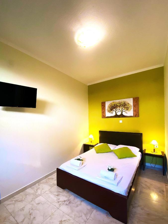 Elia Beach Modern Suites فلوغيتا المظهر الخارجي الصورة