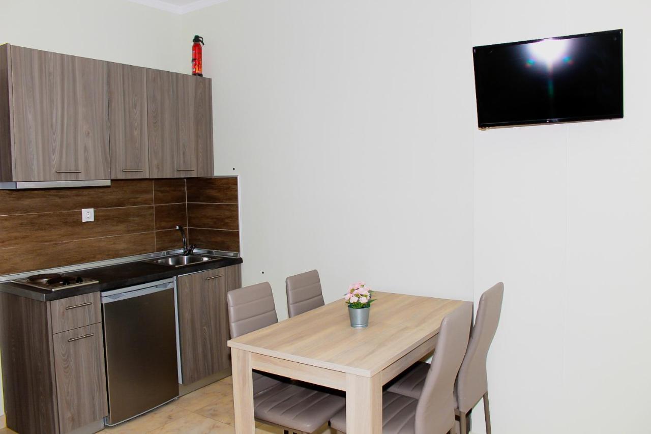 Elia Beach Modern Suites فلوغيتا المظهر الخارجي الصورة